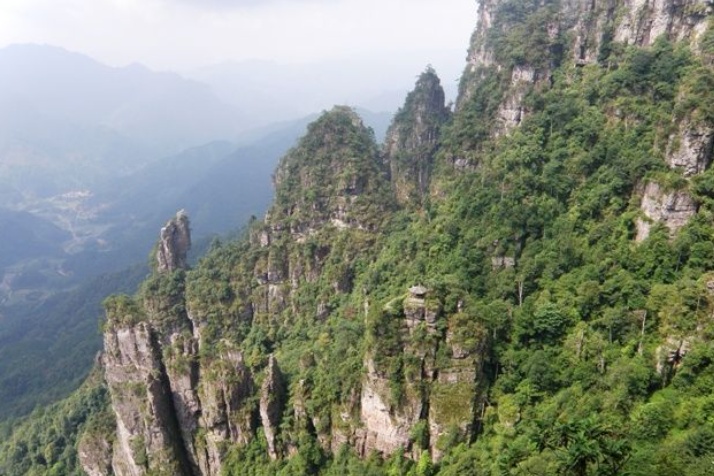 Lotus Mountain Tourist Scenic Area